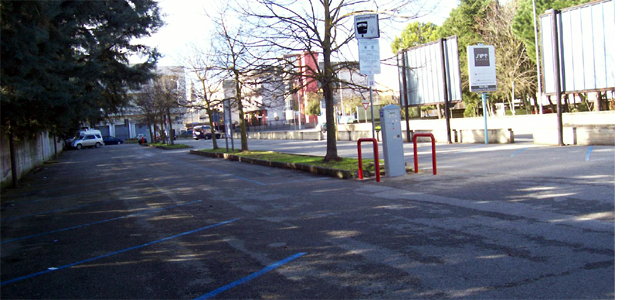 foto-manifesti-parcheggi-a-
