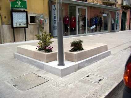 panchine-via-garibaldi3jpg