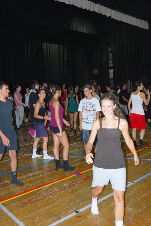 35199_140962915922981_139205136098759_332233_5119359_n