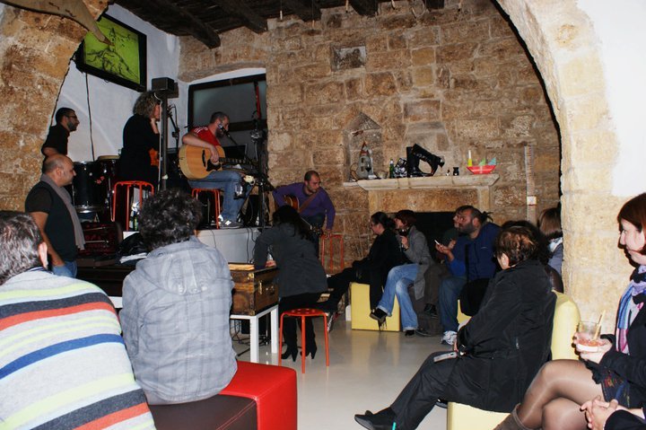 aperitivo_e_pavone_ironico