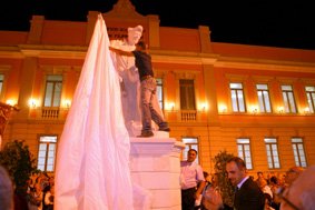 statua-telo-impigliato