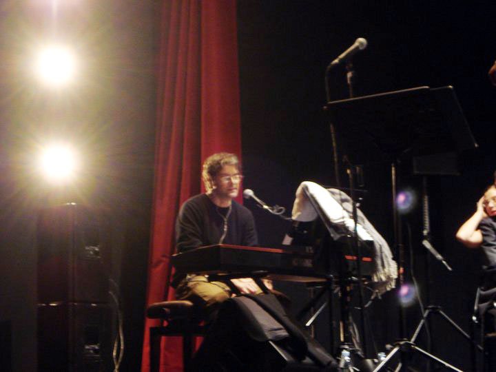 188518_1928453616287_139060