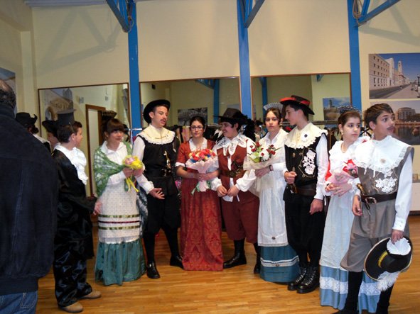carano-attori-sul-palco