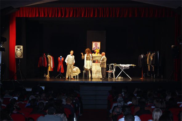 donna-cannone-scena-unica