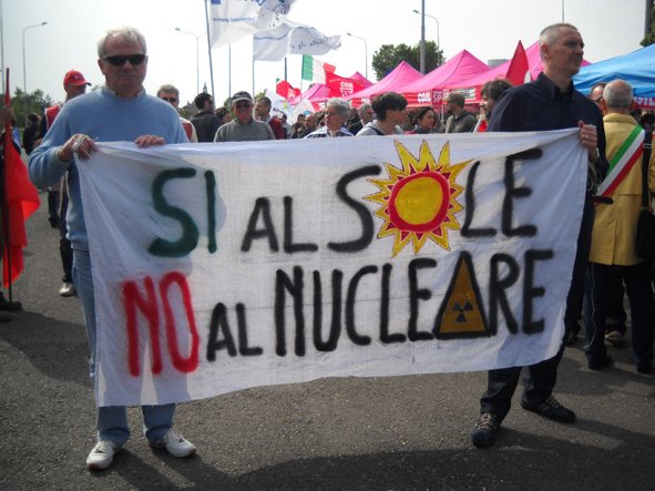 nucleare-catene-umane