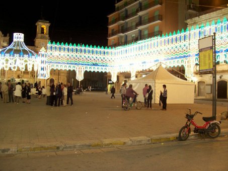 san-filippo-piazza-vuota