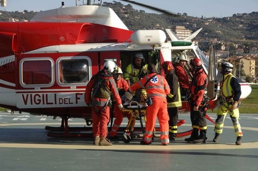 elisoccorso-elicottero-vigili-del-fuoco-drago1_116261
