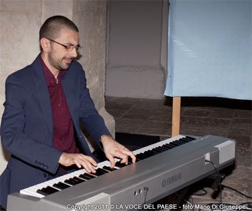 hafida-redavid-al-piano
