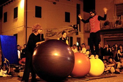 nuovo_circo_teatro_di_strada