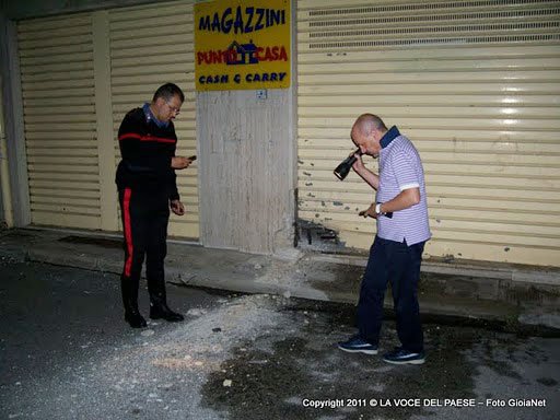 attentato-negozio-carabinie
