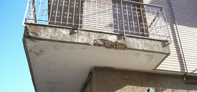 caduta-calcinacci-balconepp