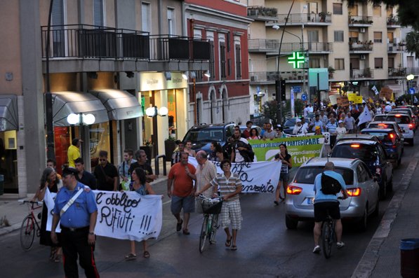 corteo_contro_limmondizia_indifferenziata_foto_25__web