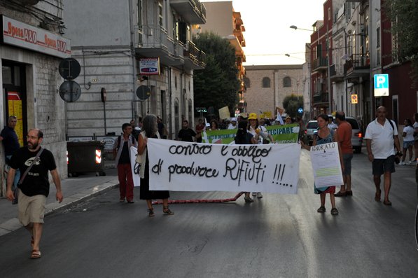 corteo_contro_limmondizia_indifferenziata_foto_2_web