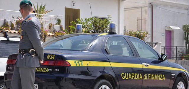 Guardia-di-Finanza-confisca