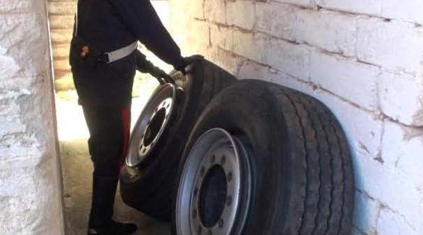 carabinieri-pneumatici-tir