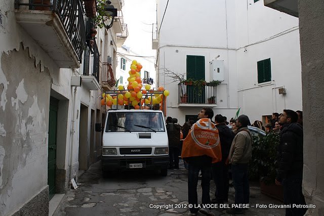 petrolio corteo carro pd bloccato