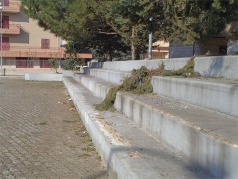 giardino-discarica-piazza