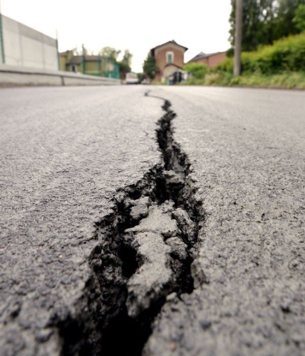 terremoto crepe strada