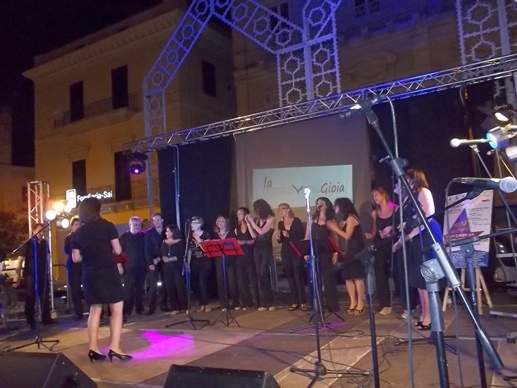 festa-popoli-coro