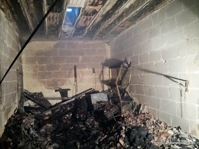 incendio garage box distrutto