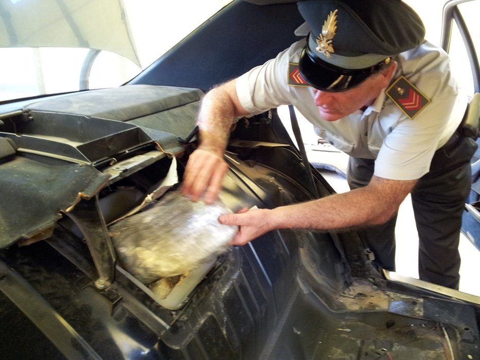 SEQUESTROa 33 kG MARIJUANA