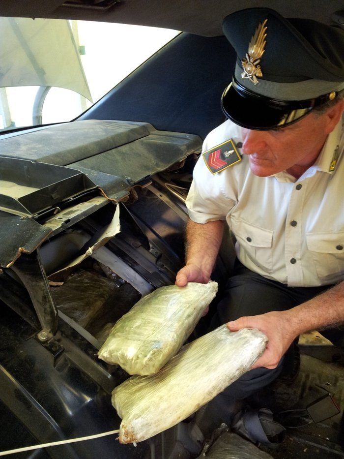 SEQUESTROb 33 kG MARIJUANA