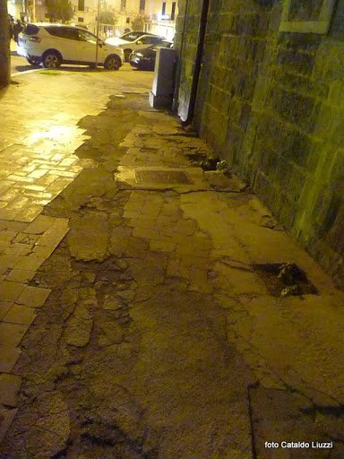 buche caserma carabinieri