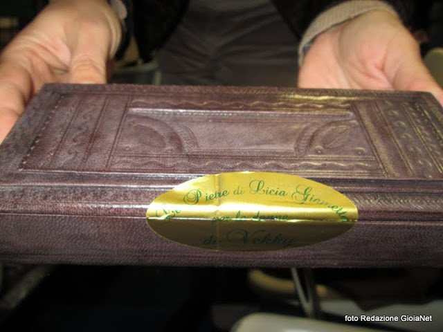 volontariamente cuoio