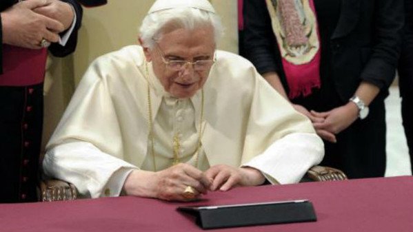 il papa si dimette ed    subito spam  2963