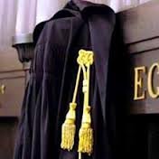 poll esperti legali3