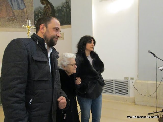 centenaria e nipoti