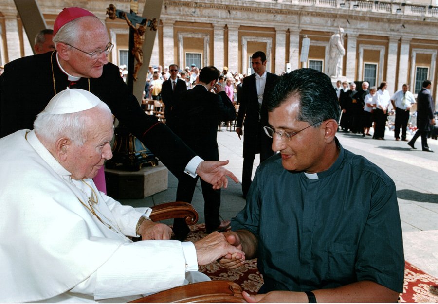 Papa-Giovanni-Paolo-II-e-don-Vito-Marotta21