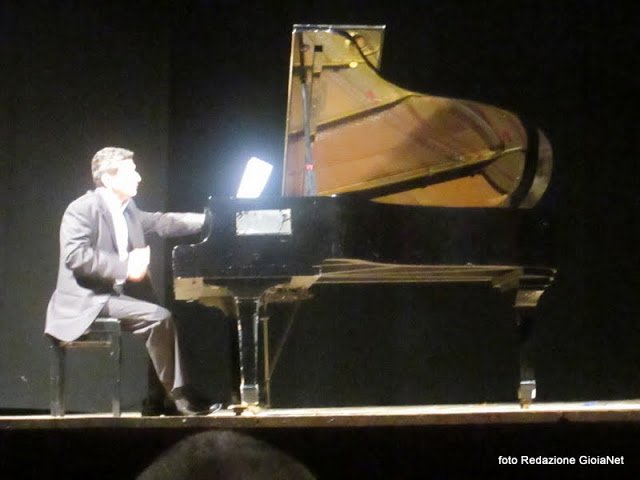 vincenzo silvestris al piano