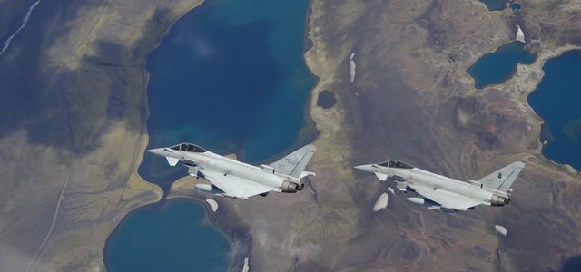 coppia-di-eurofighter-in-Islanda-pp