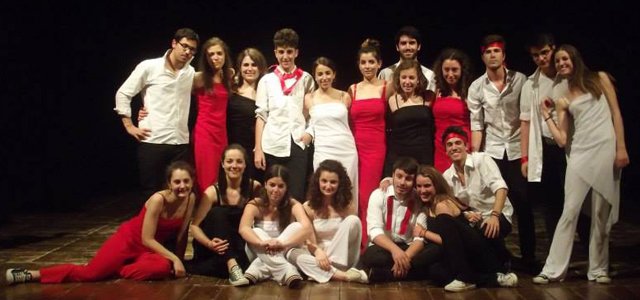 gruppo-attori-studenti-liceo-pp